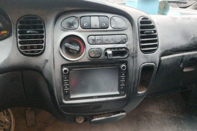 Used JAC Group Refine 2015 2.0L Shuttle Gasoline Long-Wheelbase Standard Version HFC4GA3-3D
