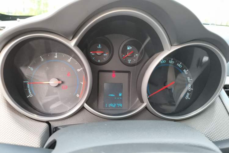 Used Chevrolet Cruze 2013 1.6L SE MT Instrument Cluster