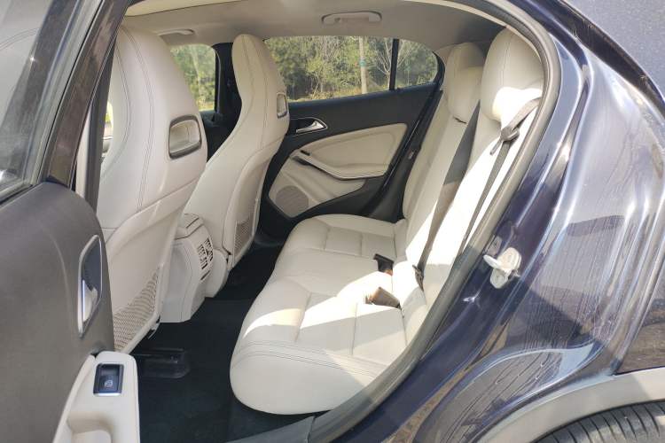 Used Mercedes-Benz GLA 2015 GLA 200 Fashion Model
