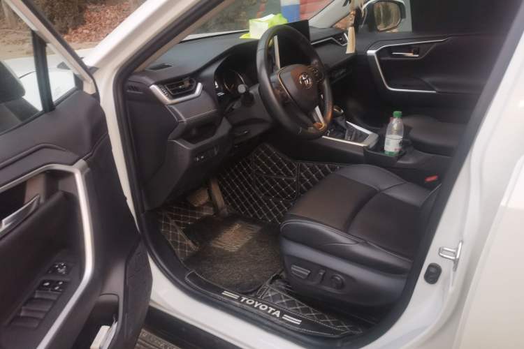 Used Toyota Wildlander 2021 2.0L CVT 4x4 Luxury Edition