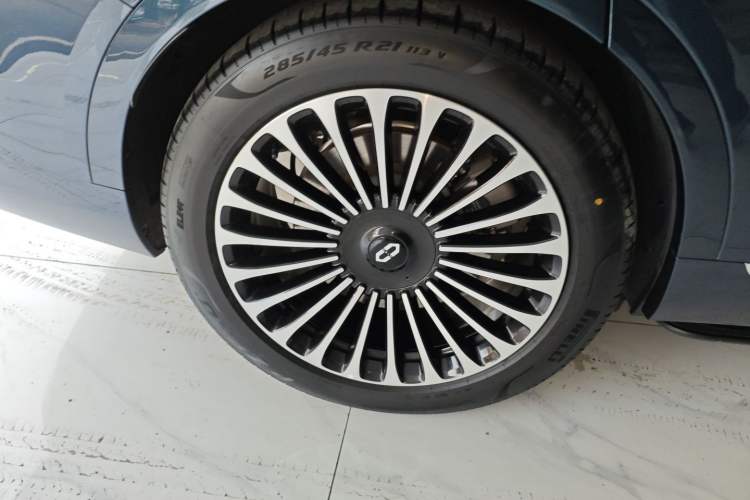 Used Hima AITO M9 2025 Extended-Range Ultra Version 52 kWh 6-Seater
