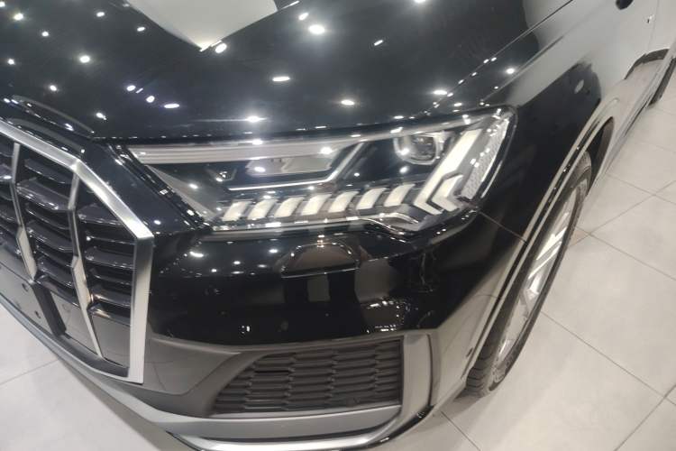 Used Audi Q7 2023 45 TFSI quattro S line Sport model