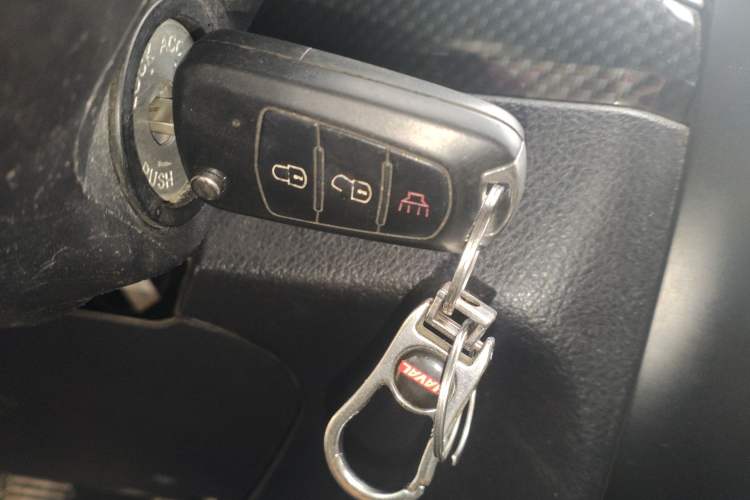 Used Haval H5 Classic 2015 2.0T Manual Two-Wheel Drive Advanced Version Vehicle Key