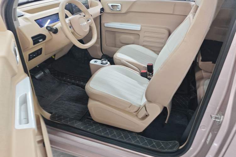 Used Geely Galaxy Panda 2023 Panda Mini 200km Endurance Bear
