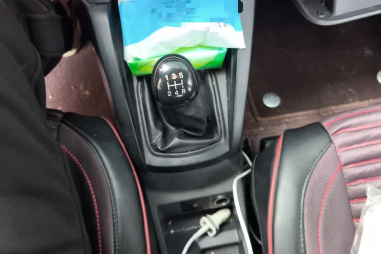 Used Ford EcoSport 2013 1.5L Manual Comfort Model Gear Lever