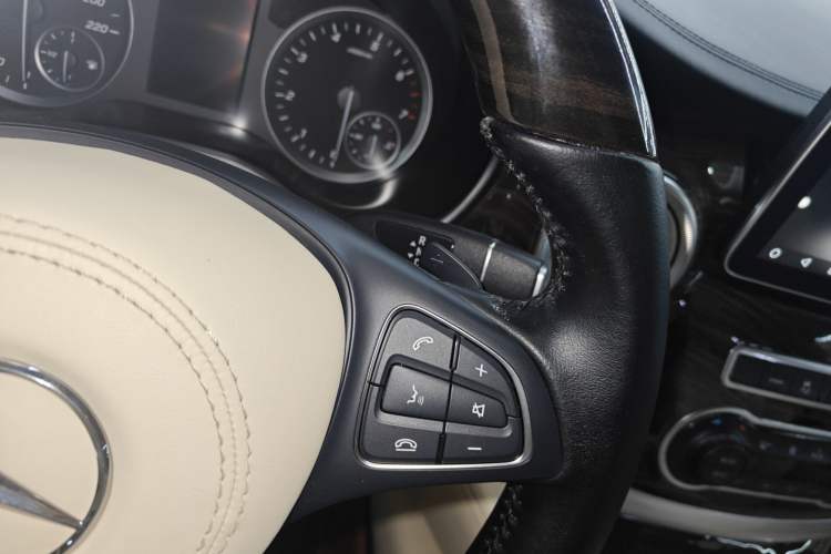 Used Mercedes-Benz Vito 2018 2.0T Elite Version 7 Seats China VI Emission Standard