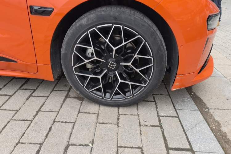 Used Zeekr 001 2024 WE Edition 100 kWh Rear-Drive Right Front Wheel Hub