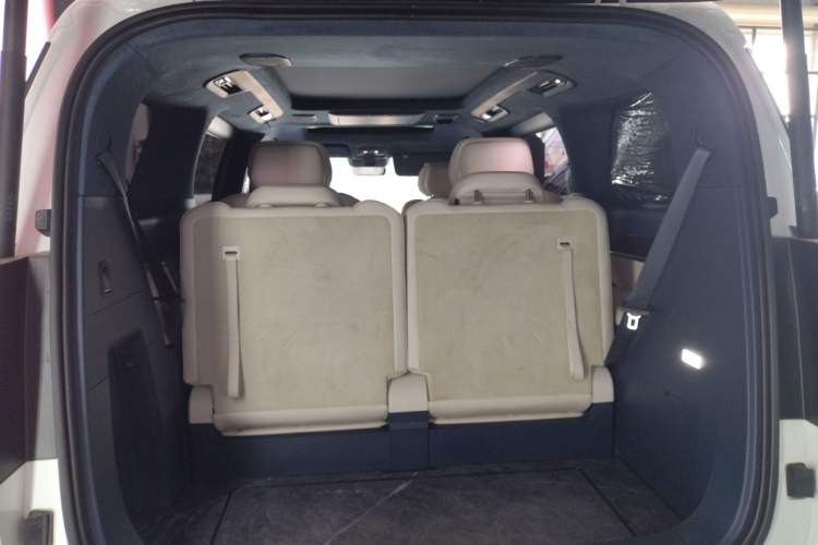 Used Zeekr 009 2022 WE Edition
