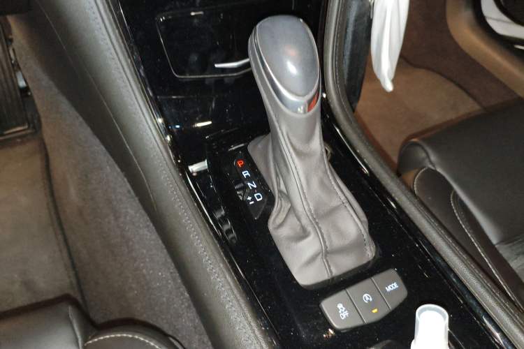 Used Cadillac ATS-L 2017 28T Tech Edition Gear Lever