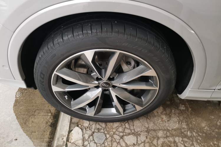 Used Audi Q7 2022 55 TFSI quattro S line Sport model Exterior 1