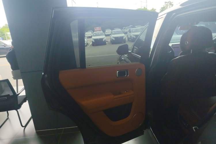 Used Li Auto L8 2023 Pro Model
