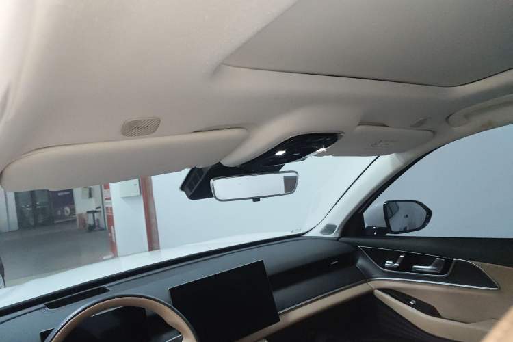 Used Chery Tiggo 8 L 2024 2.0T Two-Wheel Drive Prestige Version 5 Seats
