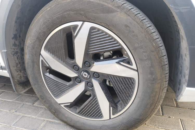 Used CHANGAN NEVO Q05 2024 All-New Flavorful Edition 125 Flagship Model Powered by CATL Right Front Wheel Hub