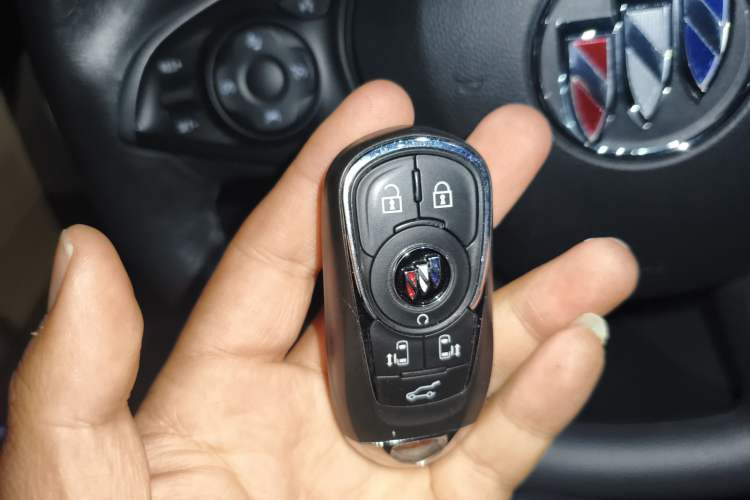 Used Buick GL8 2021 ES Landtrek 653T Luxury Model Interior 1