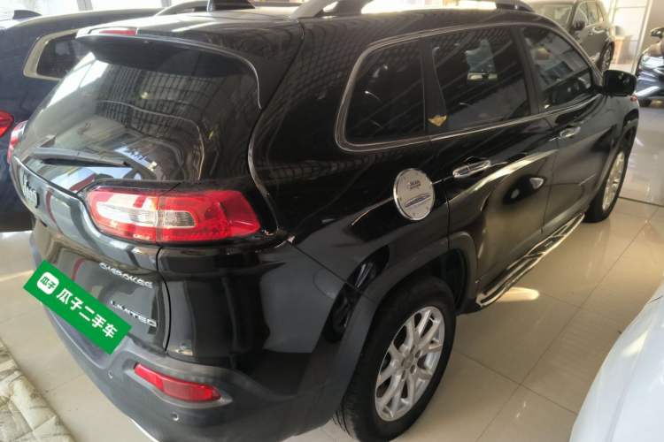 Used Jeep Cherokee 2017 2.0L Superior Edition