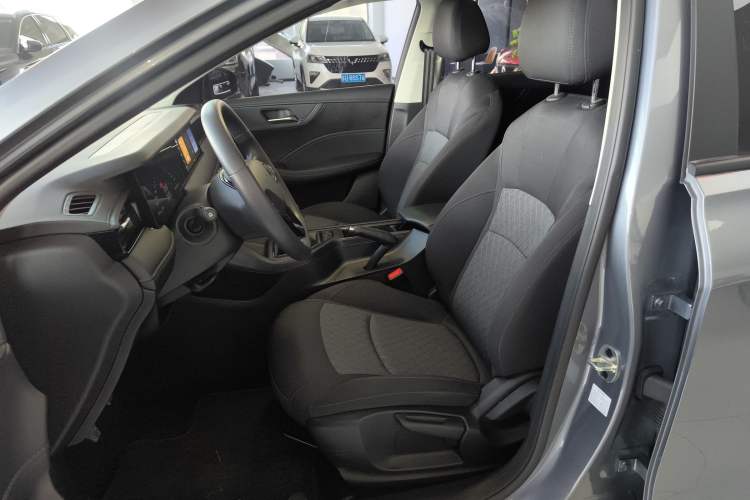 Used Roewe i5 2023 1.5L Manual Comfort Edition
