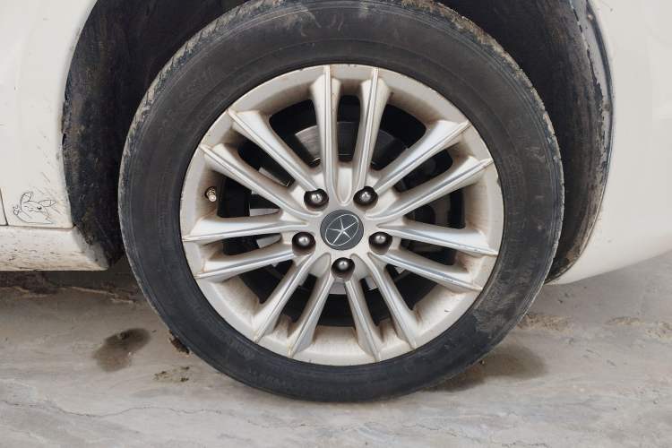 Used JAC Group Heyue 2012 1.5L Manual Luxury Version