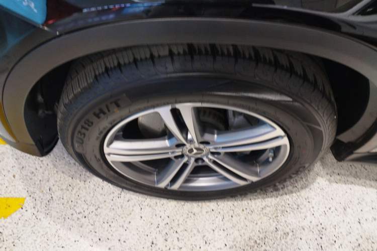 Used Mercedes-Benz GLC 2020 Facelift GLC 260 L 4MATIC Luxury Edition Left Front Wheel Hub