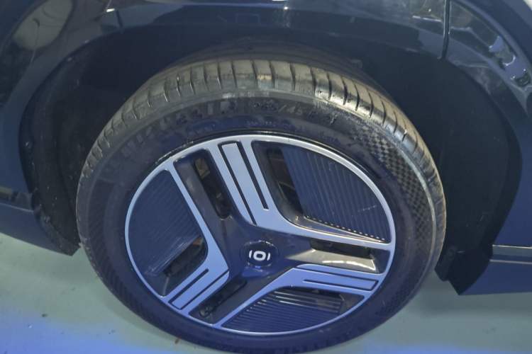 Used CHANGAN NEVO E07 2025 All-Electric 4x4 with 90 kWh Max Intelligent Driving Version
