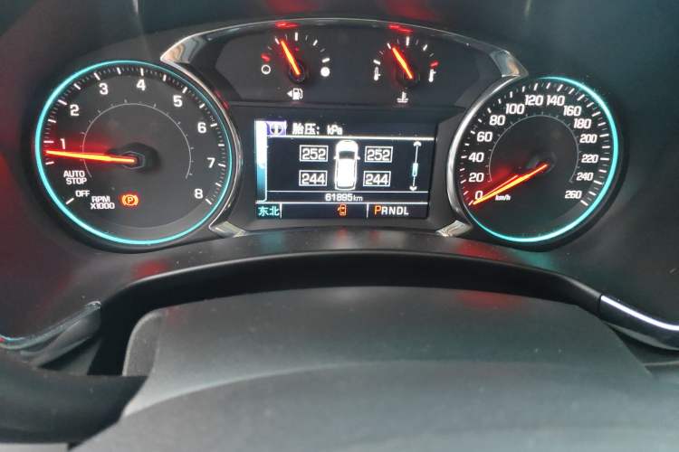 Used Chevrolet Equinox 2018 RS 550T Automatic All-Wheel-Drive Boundary Edition Odometer Close Up