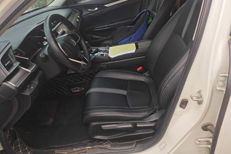 Used Honda Civic 2016 220TURBO CVT Luxury Edition Left Front Seat