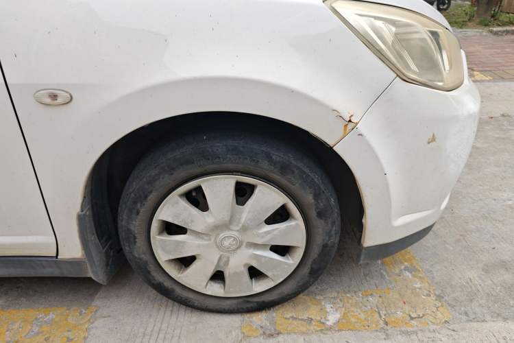 Used Venucia D50 2013 1.6L Manual Fashion Edition Right Front Wheel Hub