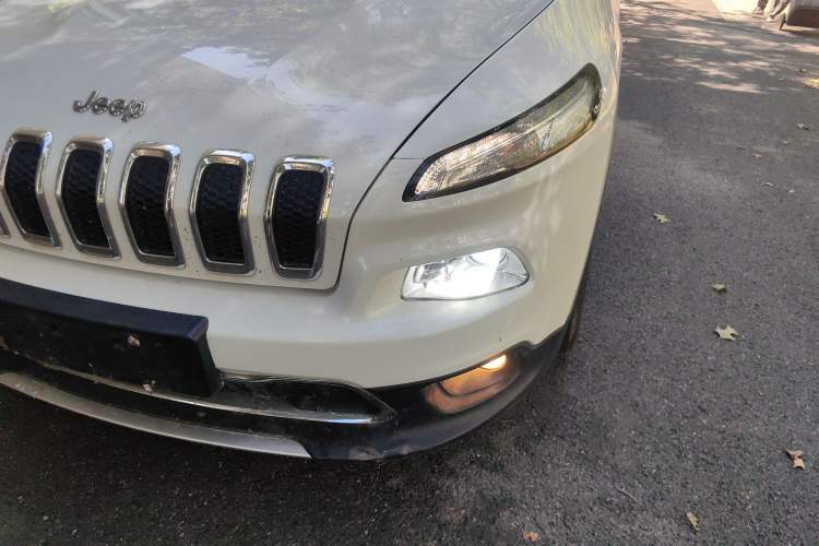 Used Jeep Cherokee 2017 2.0L Superior Edition