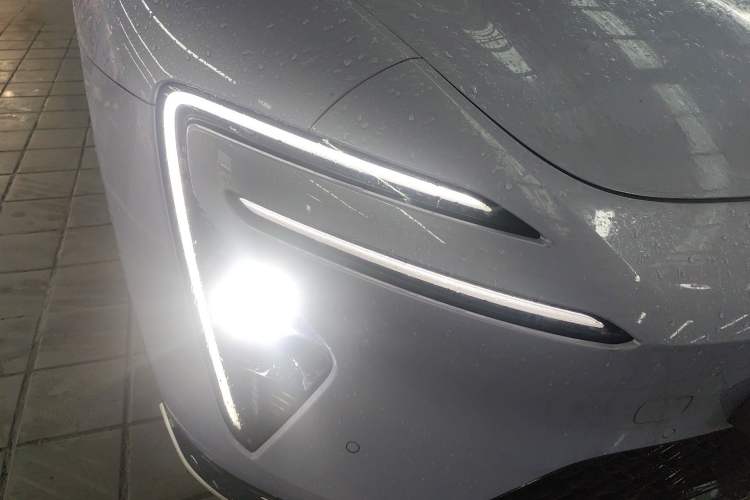 Used Avatr 06 2025 Pro Range-Extended Edition Exterior 6