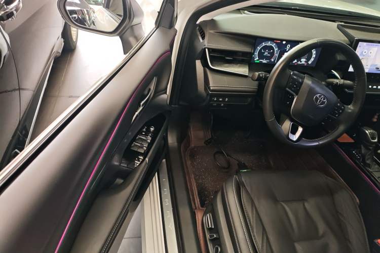 Used Toyota Camry 2024 Dual-Motor 2.0 HG Premium Edition