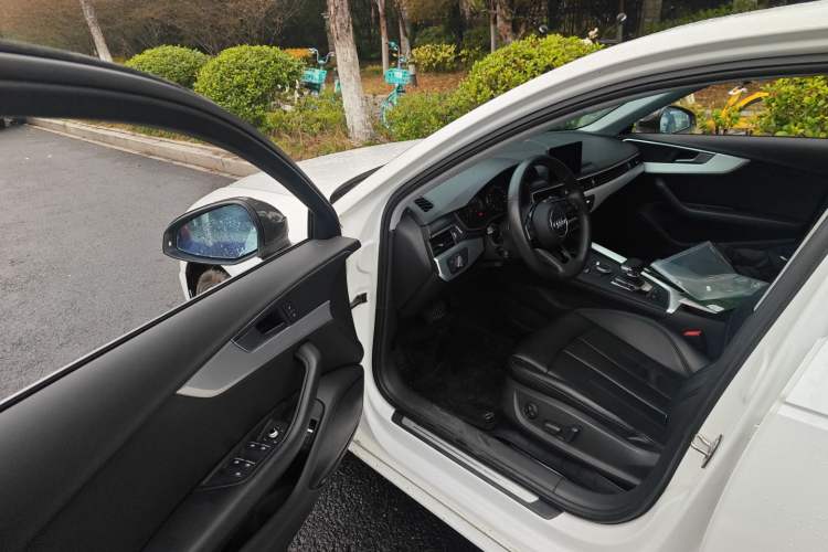 Used Audi A4L 2019 40 TFSI Ambition China VI