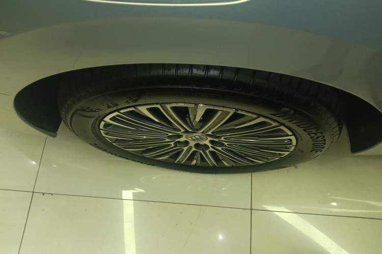 Used Buick GL8 New Energy 2024 Lu Zun Luxury Edition 7-Seater Right Rear Wheel Hub