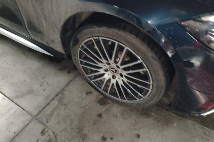 Used Mercedes-Benz C-Class 2022 Restyled C 260 L Sport Edition Right Front Wheel Hub