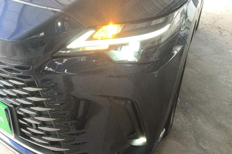 Used Lexus RX 2023 350h Two-Wheel Drive Enjoyment Version
