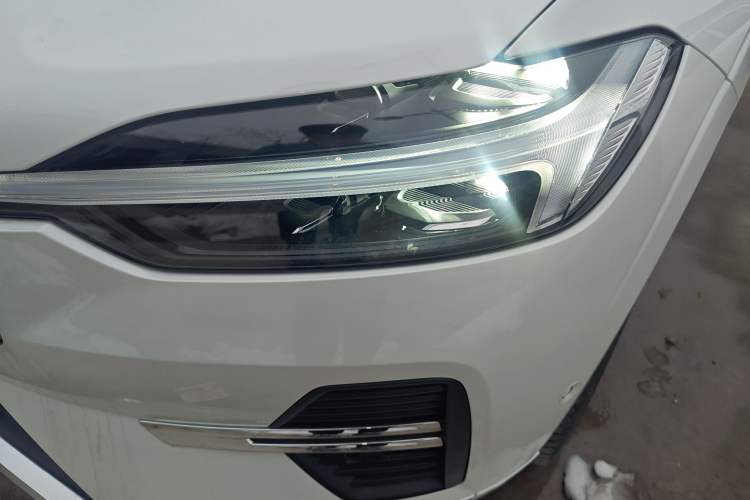 Used Volvo XC60 New Energy 2023 T8 Plug-in Hybrid Long-Range All-Wheel Drive Smart Luxury Edition
