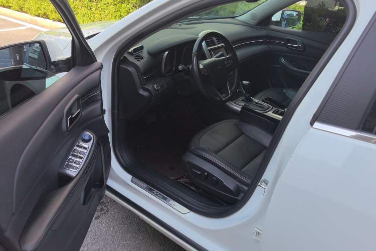 Used Chevrolet Malibu 2013 1.6T Automatic Luxury Edition Driver Seat