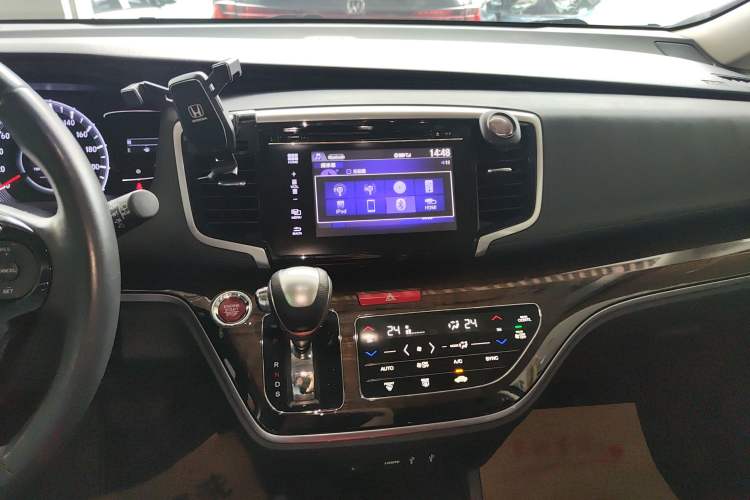 Used Honda Odyssey 2017 2.4L Smart Edition Audio And AC Panel
