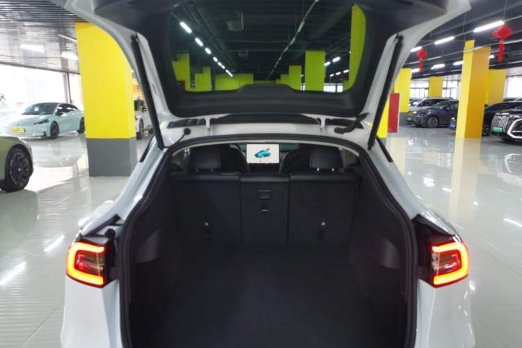 Used Tesla Model Y 2022 Rear-Wheel-Drive Version
