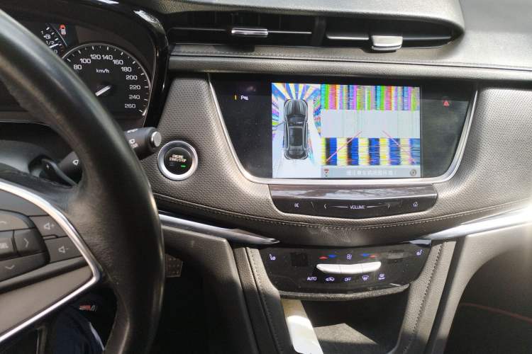 Used Cadillac XT5 2018 28T Four-Wheel Drive Luxury Model Audio And AC Panel