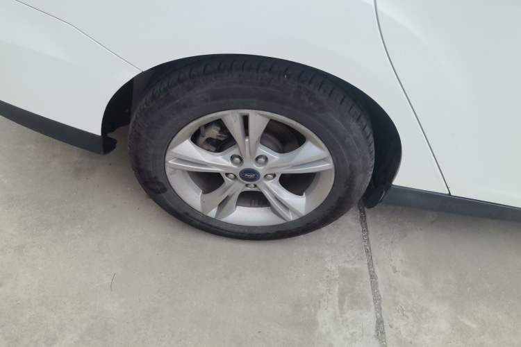 Used Ford Focus 2017 Sedan 1.6L Automatic Comfort Plus SmartDrive Edition Exterior 5