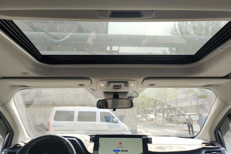 Used Toyota SIENNA 2023 2.5L Hybrid Comfort Edition Headliner