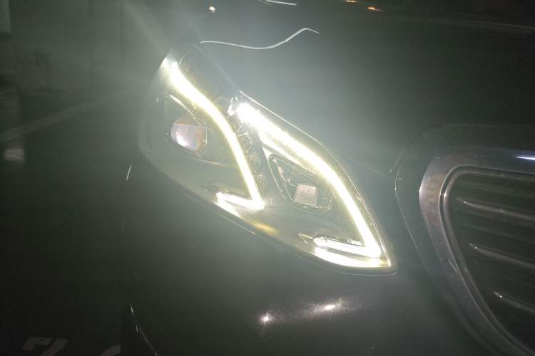 Used Mercedes-Benz E-Class 2014 Facelifted E 260 L Luxury Edition Right Front Headlight