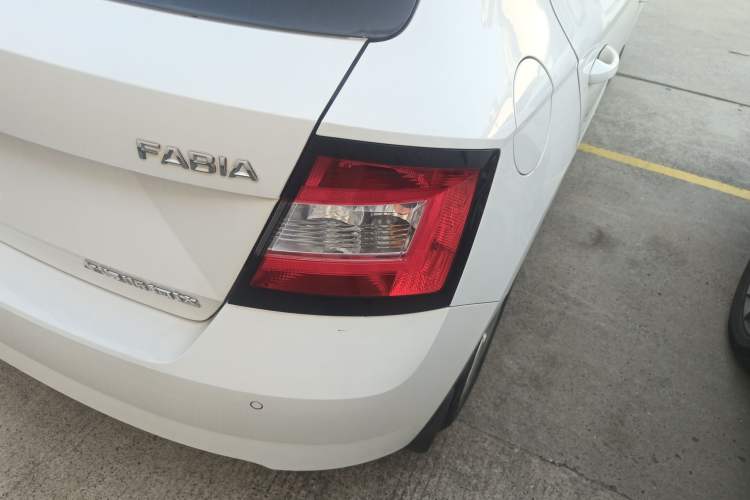 Used Skoda Fabia 2017 1.4L Automatic Car Enjoy Edition