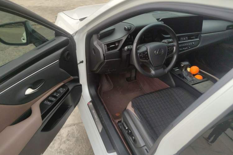 Used Lexus ES 2023 200 Excellence Edition