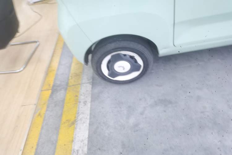 Used Wuling Hongguang MINIEV 2021 Macaron Premium Model – Lithium Iron Phosphate