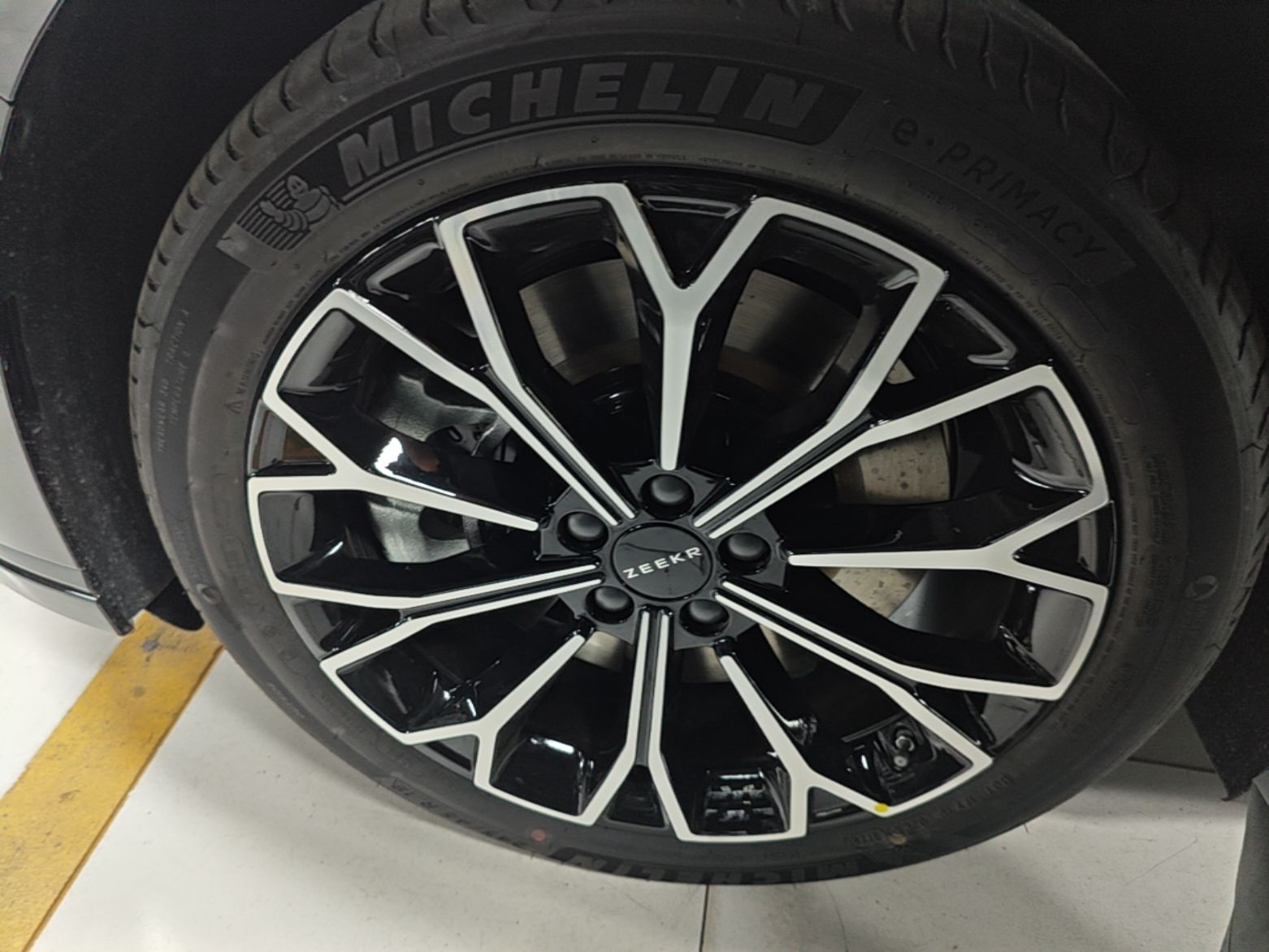 Zeekr 007 2026 Model Rear-Drive Max Version 75 kWh — снимка 10