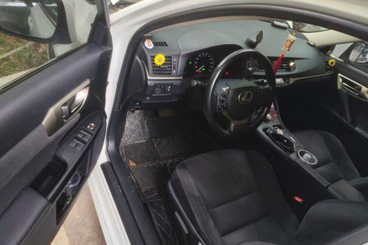 Used Lexus CT 2017 CT200h Elite Edition Monotone China VI