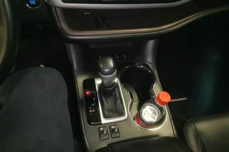 Used Toyota Highlander 2015 2.0T Four-Wheel Drive Luxury Edition 7-Seater
