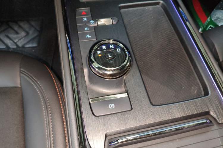 Used Ford Mondeo 2023 EcoBoost 245 Ultimate Model Gear Lever