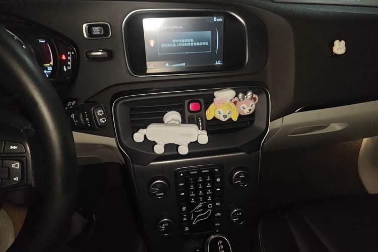 Used Volvo V40 2016 T3 Zhiyi Edition