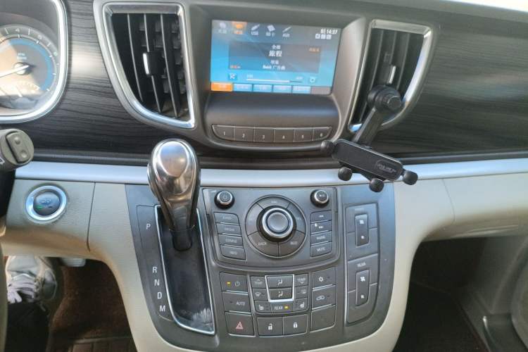 Used Buick GL8 2013 3.0L GT Luxury Business Haoya Edition